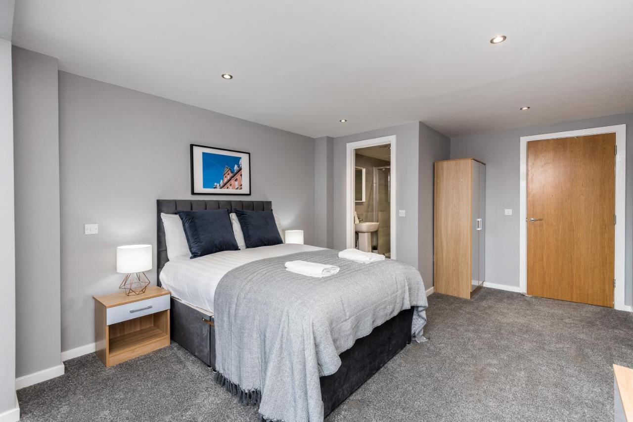 Host Apartments - Contemporary 3 Bed Apt With Balcony - Perfect For Long Stays Liverpool Dış mekan fotoğraf