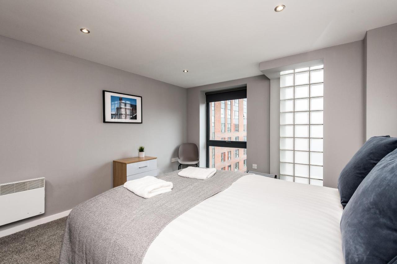 Host Apartments - Contemporary 3 Bed Apt With Balcony - Perfect For Long Stays Liverpool Dış mekan fotoğraf
